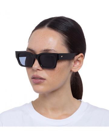 Le Specs Sunglasses SHMOOD Black Smoke Mono LSP2452309